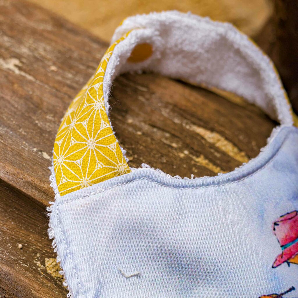 Petit bavoir illustré