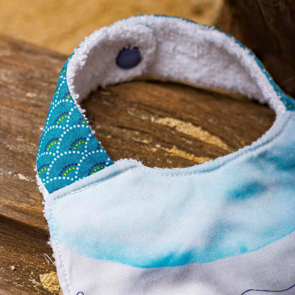 Petit bavoir illustré